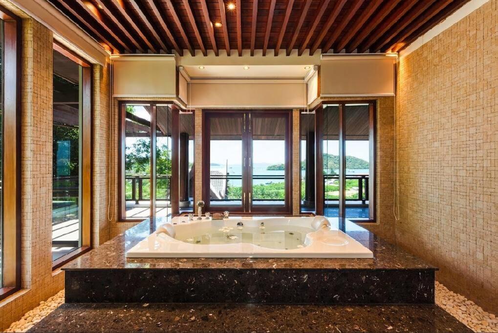 Five Star Retreat In Phuket Villa Luaran gambar